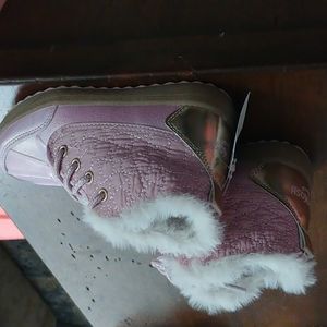 Osh Kosh NWT Pink Lace up faux fur lined boots